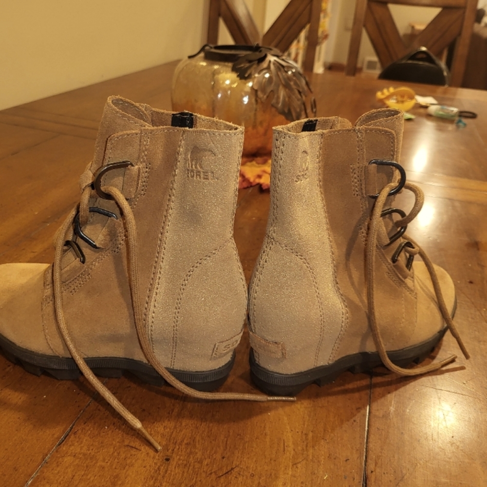 Sorel girls wedge boot size 1